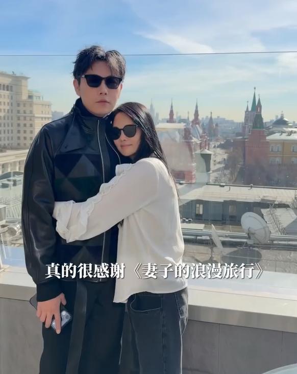 伊能静晒庆生照，秦昊满脸宠溺，真的是会“要”爱的女人最好命！别再酸伊能静矫情了