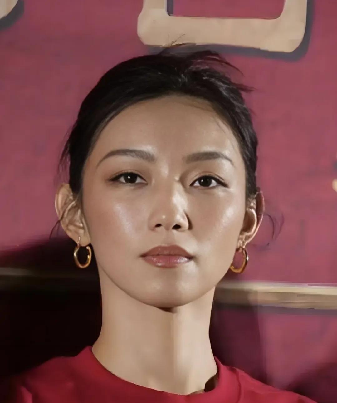 终于知道雷佳音为什么黑脸了还真不是他心情不好原来当年于适说的都是真的，所有事