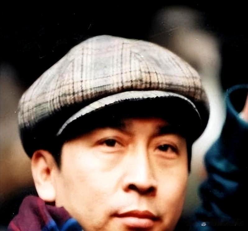 2007年，病入膏肓的陈晓旭突然给前夫毕彦君打电话，她哽咽说：“想见你一面！”然