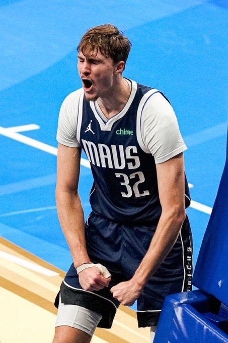 18岁状元火力全开！弗拉格7战场均25+5+3，独行侠基石已显锋芒1