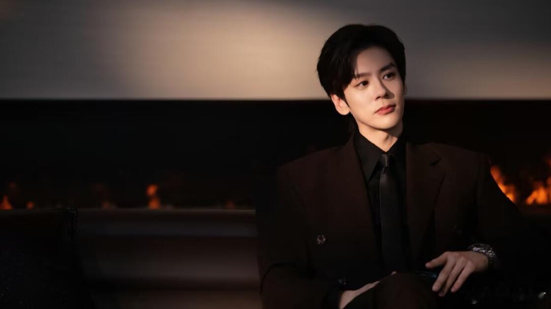 魏哲鸣迟到十年你就别来了微小说大赛开启明明嘴上嫌弃，心里全是期待，魏哲鸣这波操作