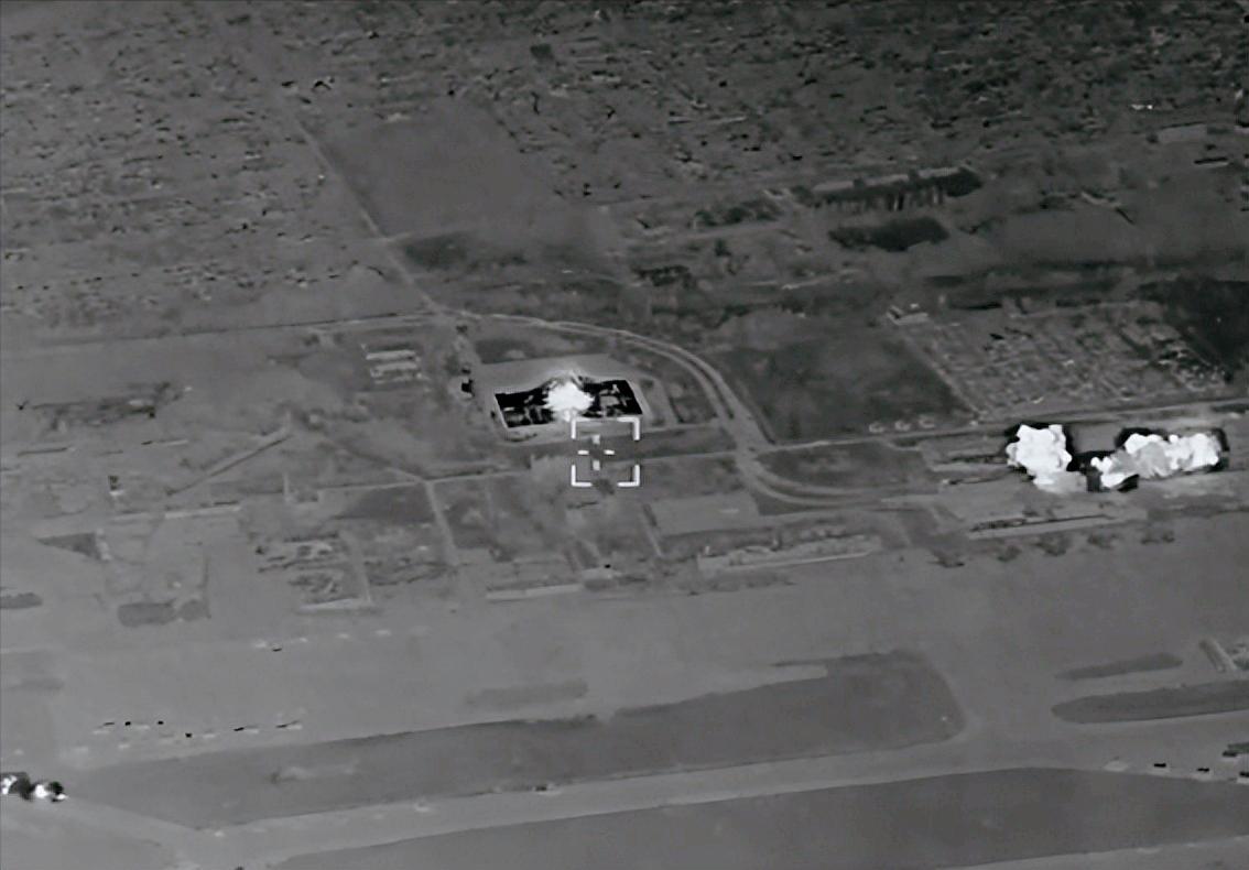 俄乌战场的打法早就变了味，乌军直接搬出两款硬核西式装备，对着顿涅茨克核心区域一顿