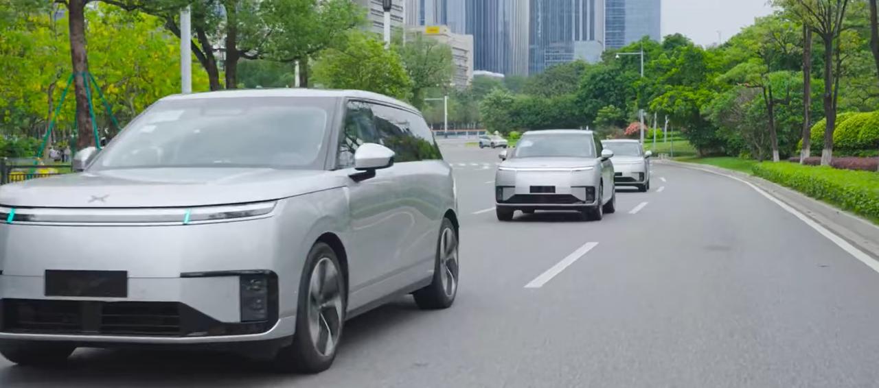 广州街头偶遇GXRobotaxi，纯视觉车队已经跑了五个月刷到几张广州街头拍
