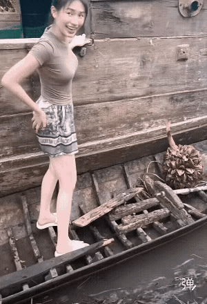 乍一看，以为是榴莲，仔细看了半天，也没有认出这是什么水果，这应该是热带水果，因为