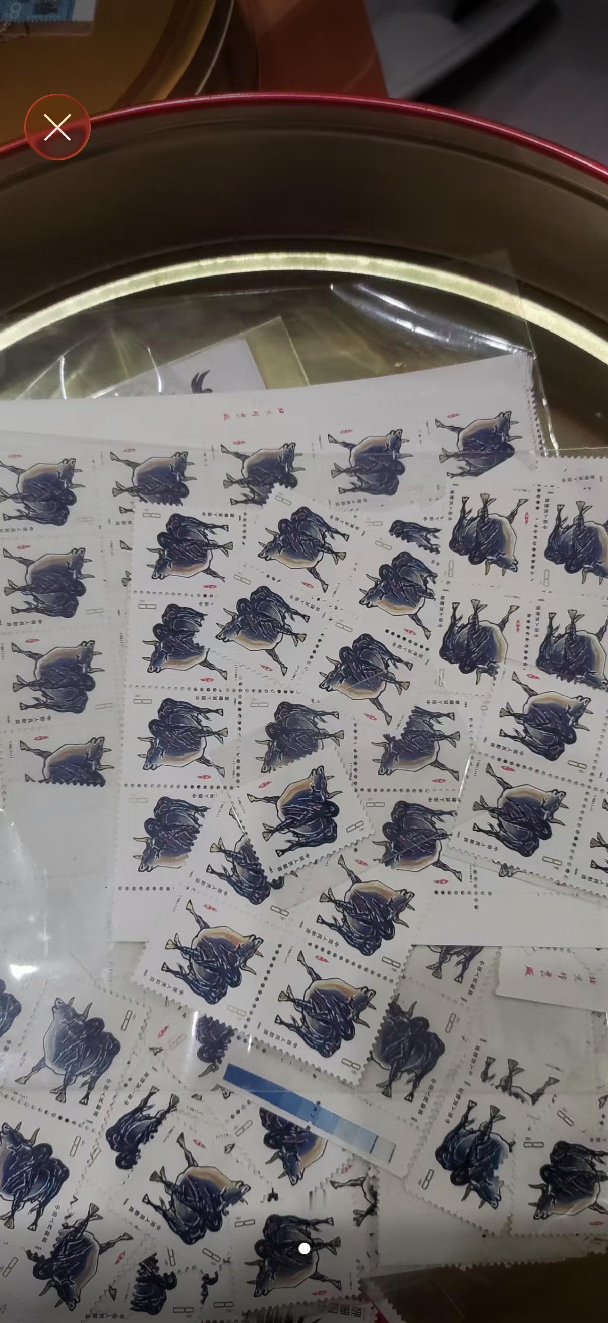 有人问，这堆“废纸”还值钱吗？确实，随着书信的远去，邮票似乎已经退出了历史舞台，