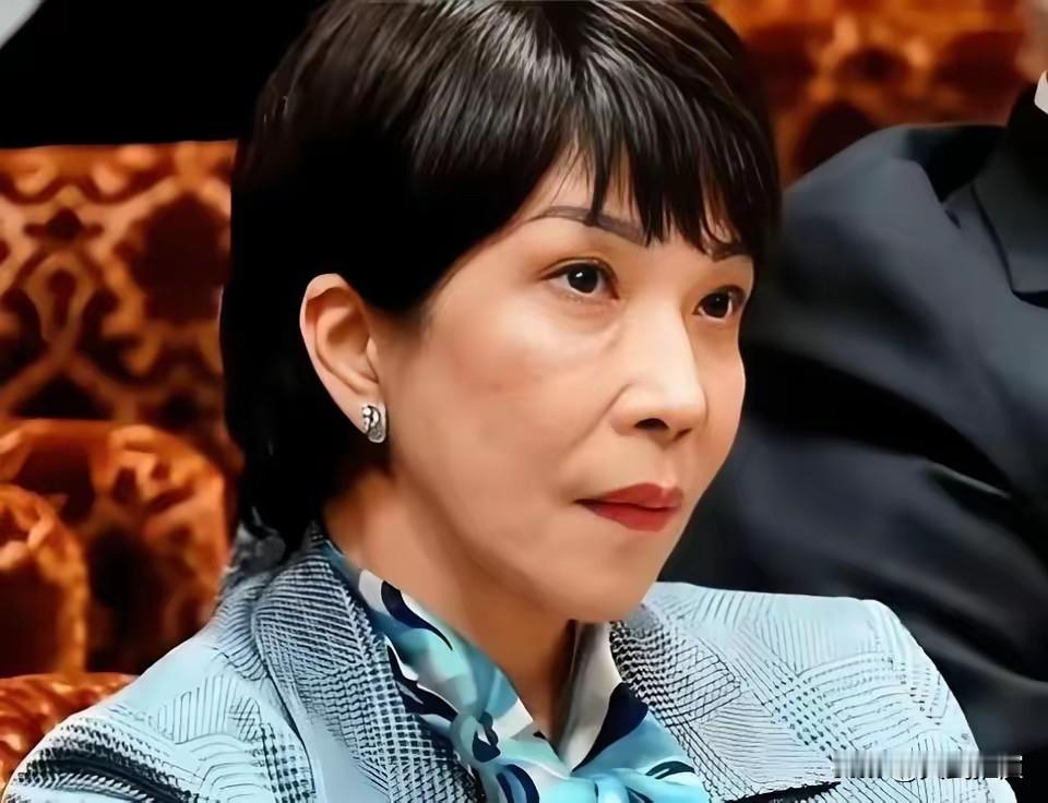 大家发现没有，自演习开始之后，有两个人闭麦了演习一拉开架势，之前喊得最凶的两