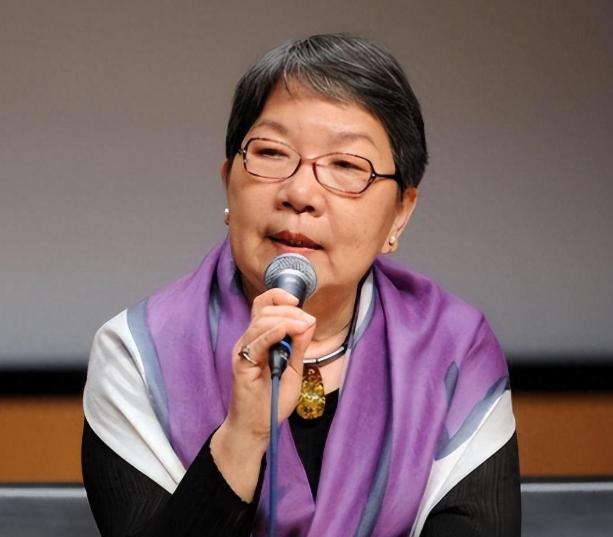 “一定要把《愚公移山》这篇课文移走，它真的太可怕了！我们一起投票把它否决掉！”