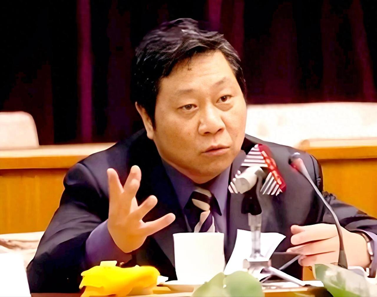 她是落马高官刘志华的情妇王建瑞，获刑8年后，人生现状如何？先说结果，她今年6