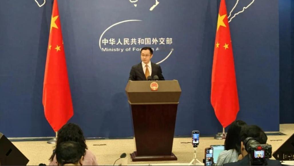 访华前夕，美方各种敏感议题不断冒头，中方也不再绕弯子，直接强硬表态。5月