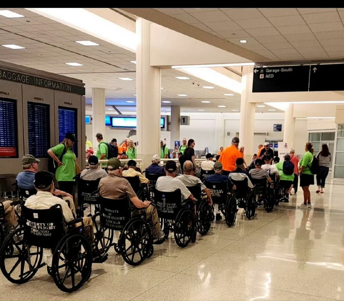 一个馒头换400元券，有人说顾客遵照规则没错，而商家是傻子。即使商家是傻子，规则