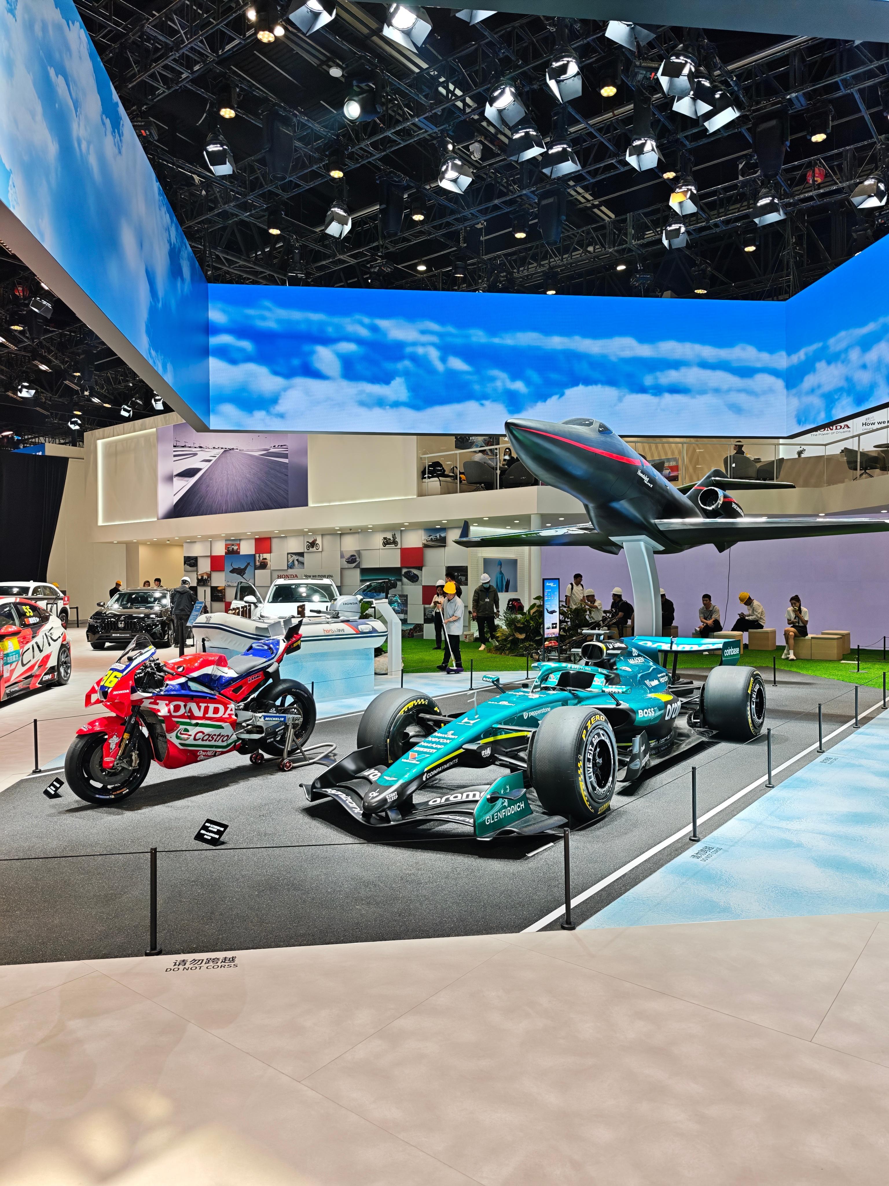 本田新车没什么看点，开始整活了又是F1又是飞机，还把初代雅阁拿过来了，挺好玩~