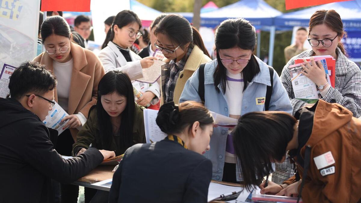 今年又有1222万的毕业生, 何去何从, 专家说: 别急, 慢就业!