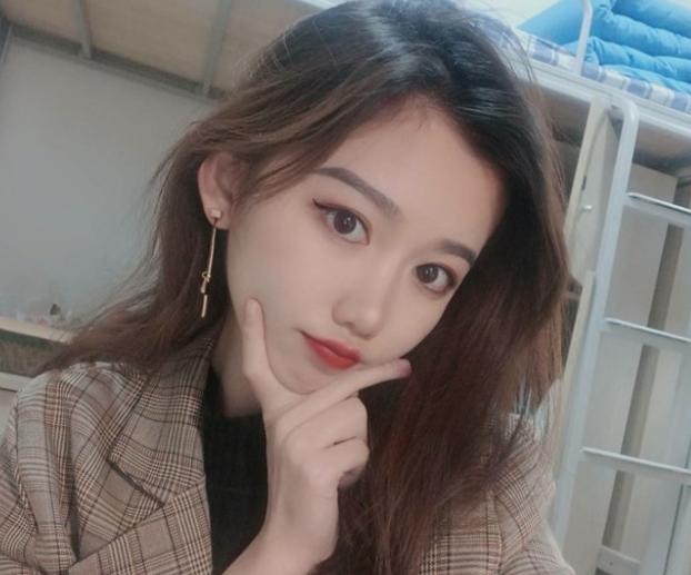 “5万借条惊现‘以身相许’条款！分手后法院怒判：婚姻不是商品，法律不认‘甜言蜜语’！”