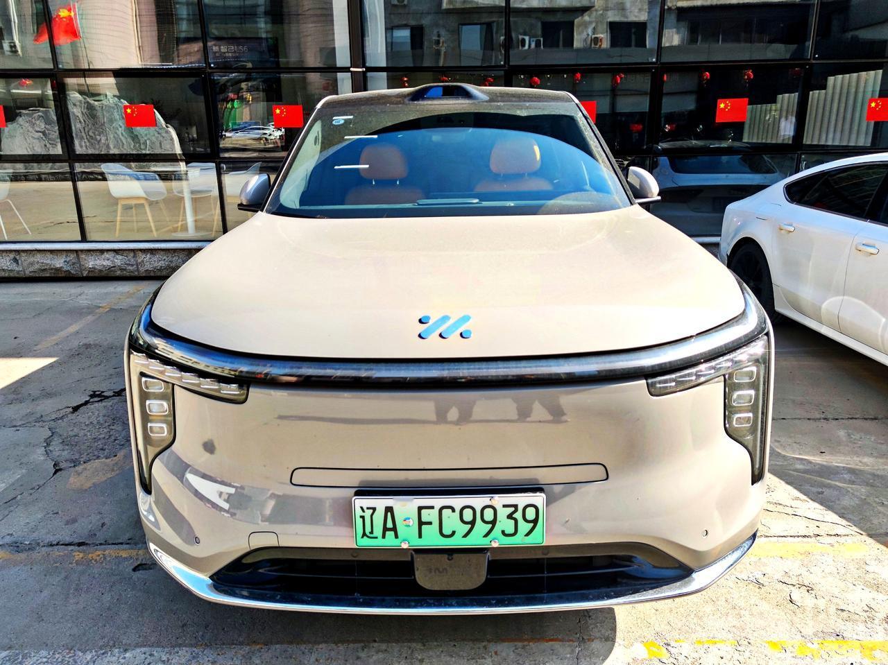 跨时代科技旗舰《智己LS8》智己LS8是上汽集团智己汽车旗下，一款全新S