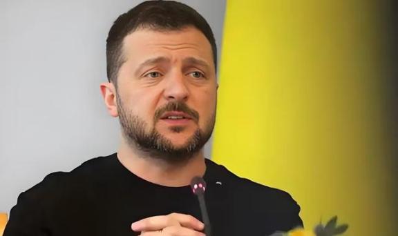 泽连斯基到现在还没看清楚一个事实，俄罗斯是不可能战败的，俄罗斯战败，本身就是一个