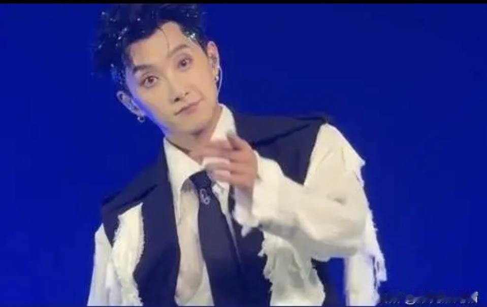 范世錡演唱会取消这事儿，哪是单纯的“身体抱恙”？分明是内娱“透支游戏”的又一警告