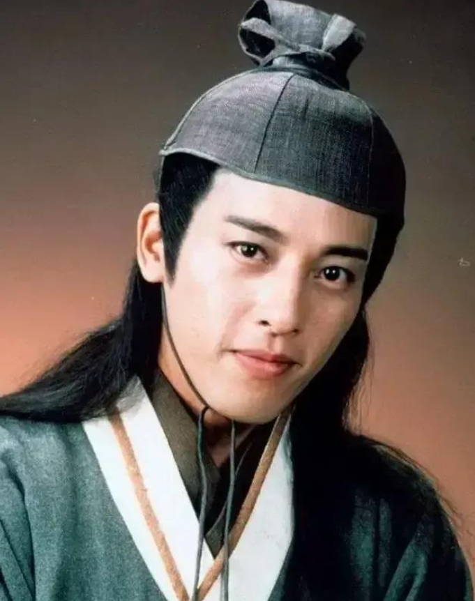 2003年，女富婆手拿5000万的支票找到吕颂贤说：“今晚陪我吃饭，500万归你