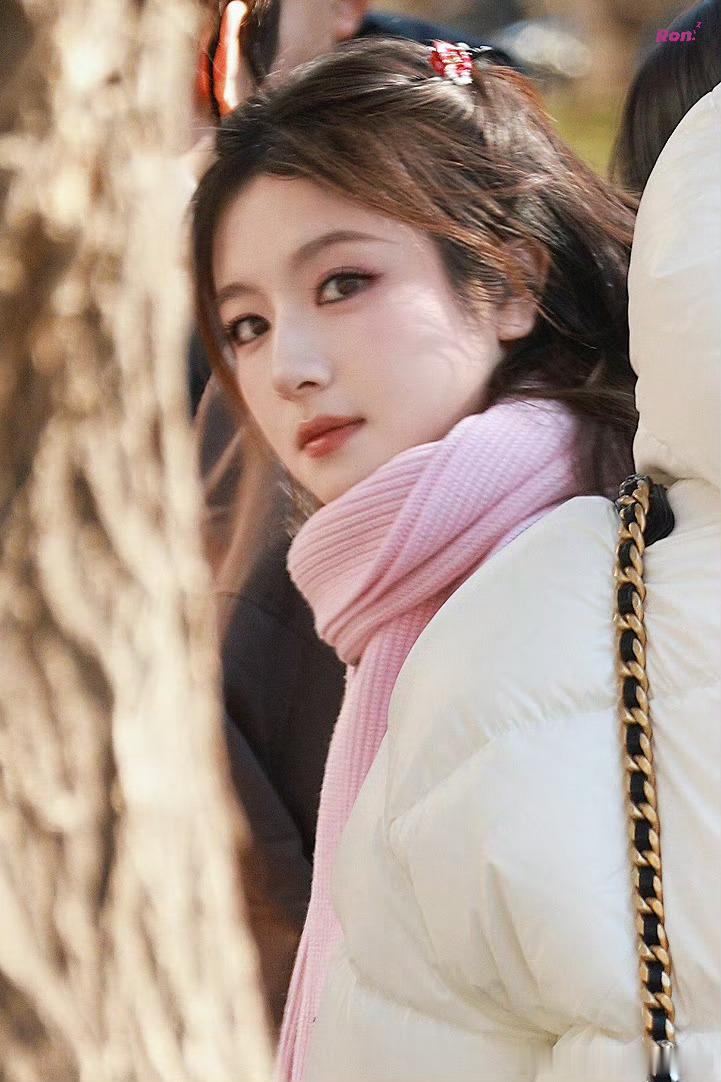 因为春晚彩排路透，李兰迪粉丝督促她减肥，这都算胖了么