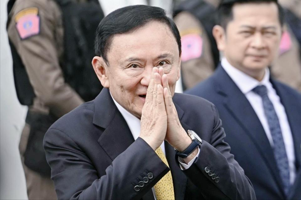 泰国政坛那颗拆了十几年的“定时炸弹”，终于又被摁下了倒计时。 就在刚才，泰国