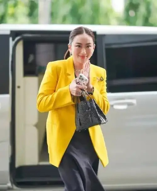号外号外！泰国政坛出大事了！！17分钟绝密录音被曝光，泰总理被打上“卖国贼”标