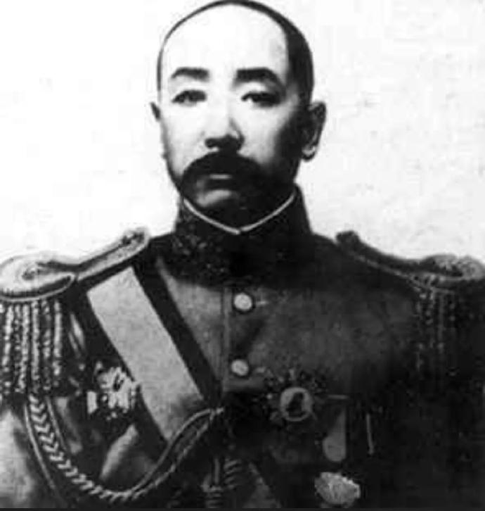 第一次直奉大战，吴佩孚把张作霖打的哭爹喊娘抱头鼠窜，那个时候的吴佩孚根本瞧不上张