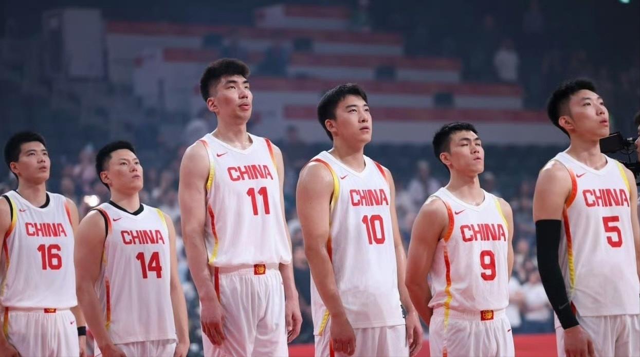 中国篮球传来三个消息，其中第3个消息让人感到意外：中国男篮这边，9月18日1