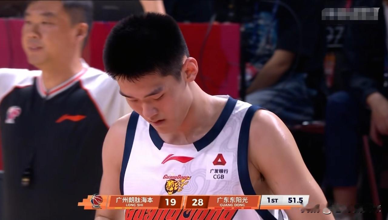广东东阳光小将王洪泽终于发挥失常了！在今天广东东阳光客场以93：85击败广州朗肽
