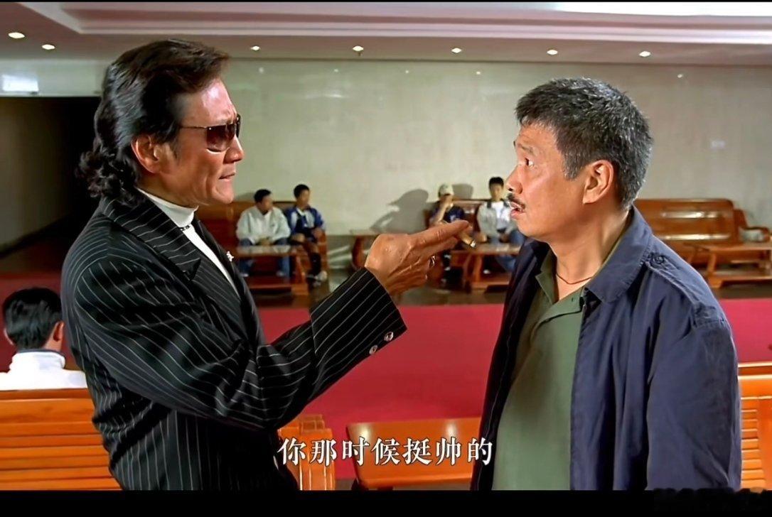 谢贤去世今天早上还刷到谢贤《少林足球》里的段落，球证旁证.....全是我的人，