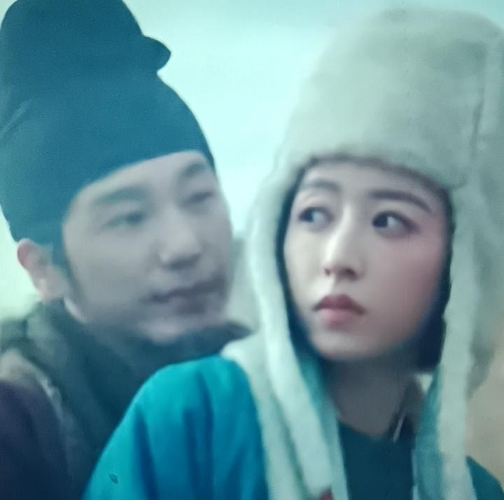 大婚之日，新娘的兄长，竟是我同父异母的三哥。我这才明白，五代十国，婚姻不是喜事