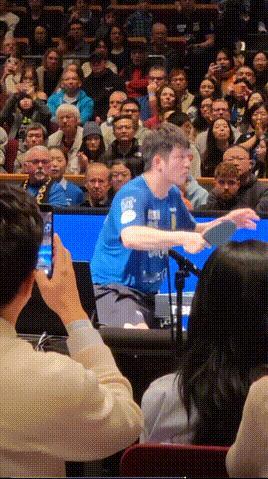 2025-2026赛季德甲乒乓球联赛第十一轮樊振东作为第一主力，出战第一盘和第