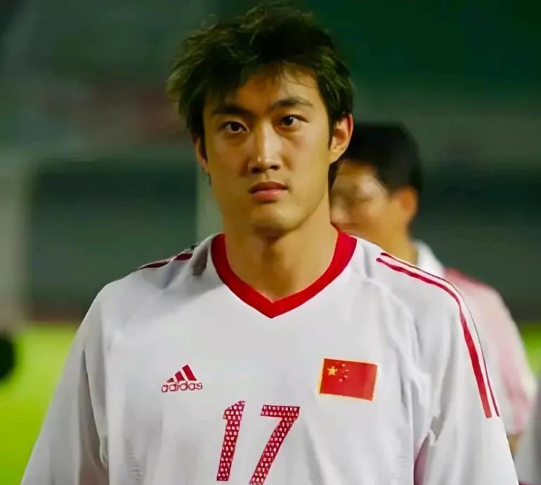 #万能生活指南#作为外地球迷面对浙江球迷喊王钰栋为浙江太子表示尊重，但是你喊王