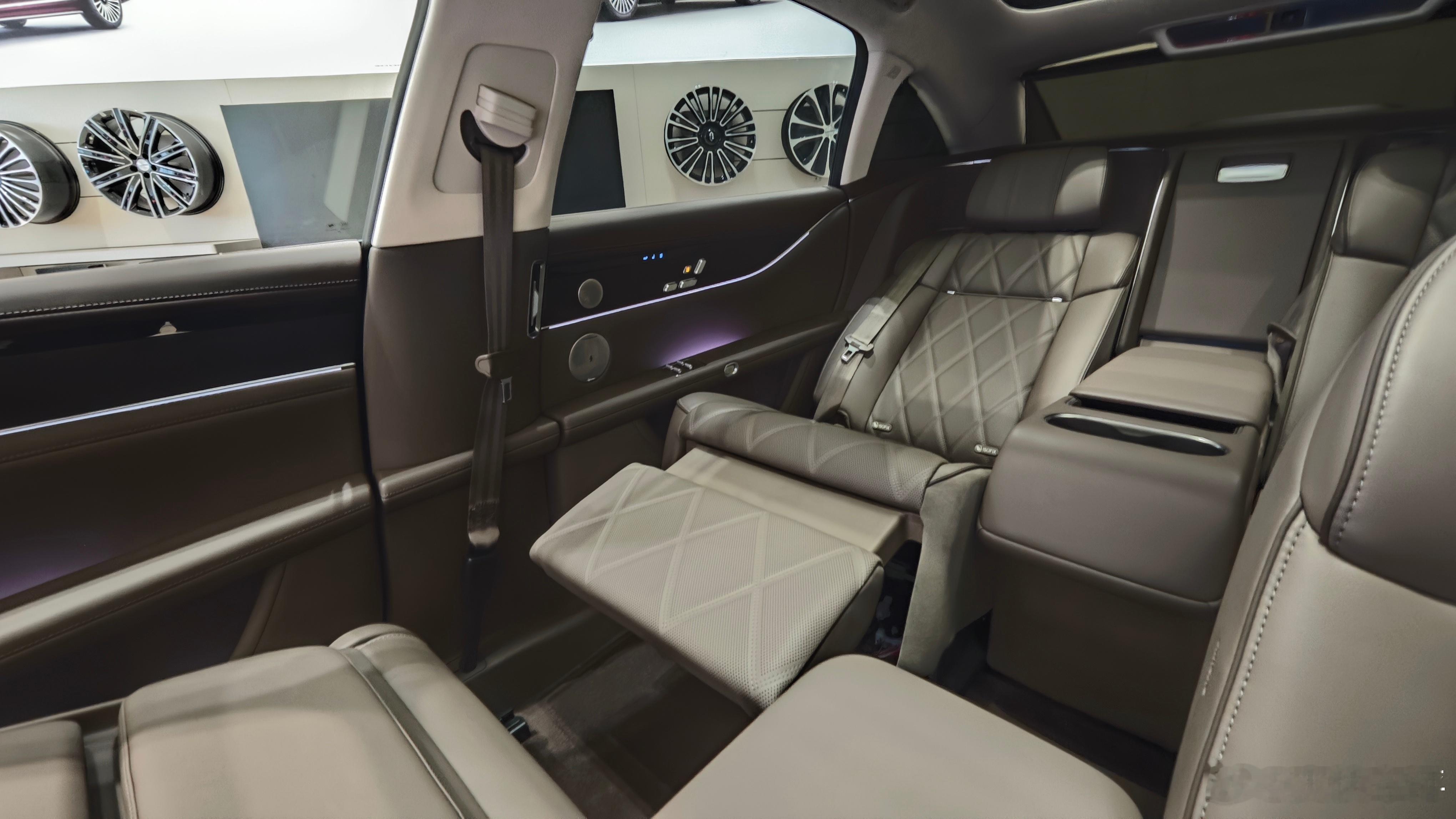 这后排，还买锤子56E啊