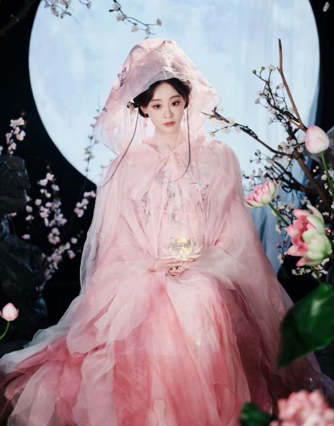 祝绪丹这组图美到失语此女就是古希腊掌管粉裙子的神吧~