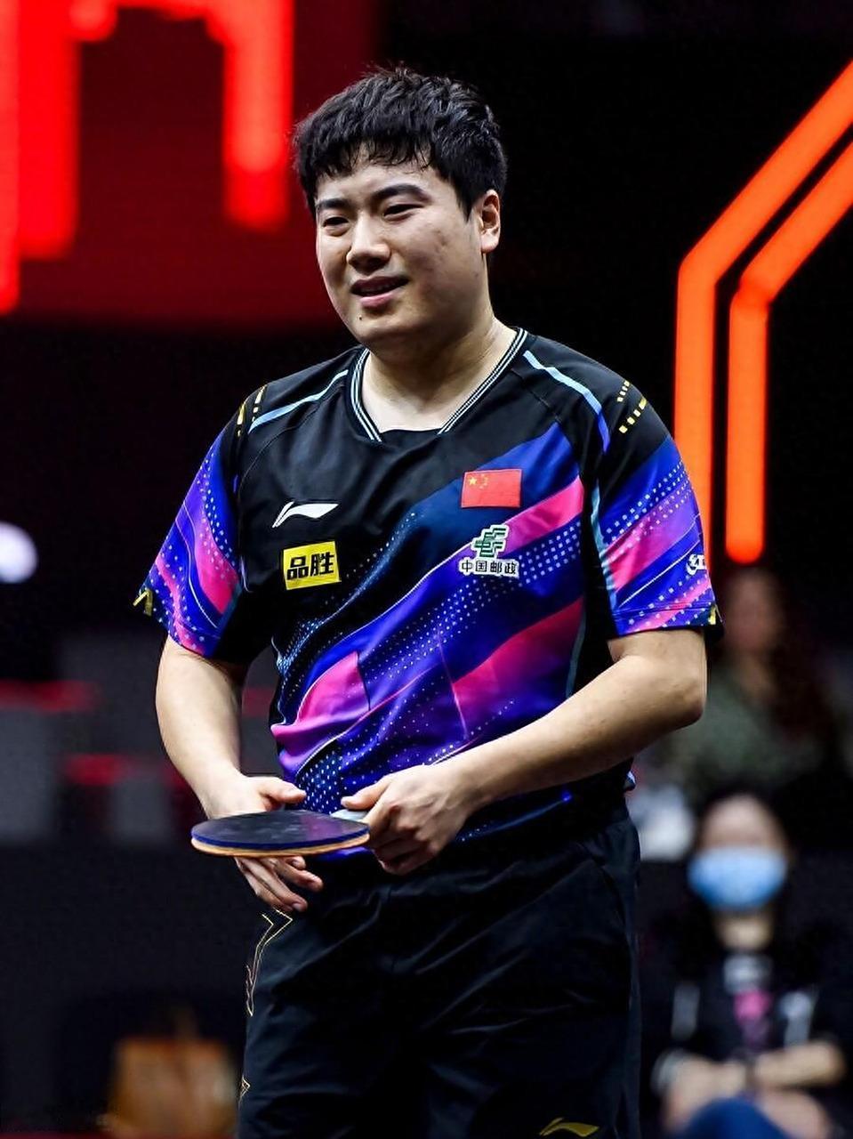 为什么黄友政递补梁靖崑？根据WTT规则，当有选手退赛时，替补人选由WTT官方根