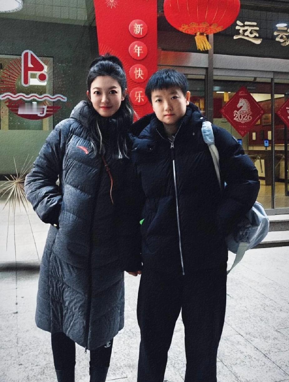 这是什么神仙缘分！居然能同时和莎头同框✨刷到这组照片真的酸了！到底是什么