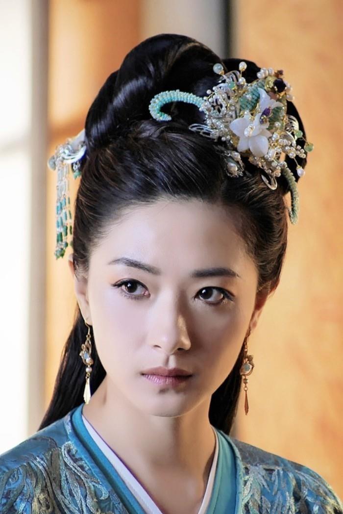 明神宗死后，不受重视、膝下无子的刘昭妃，竟然住进了慈宁宫，接过了大权，这背后其实