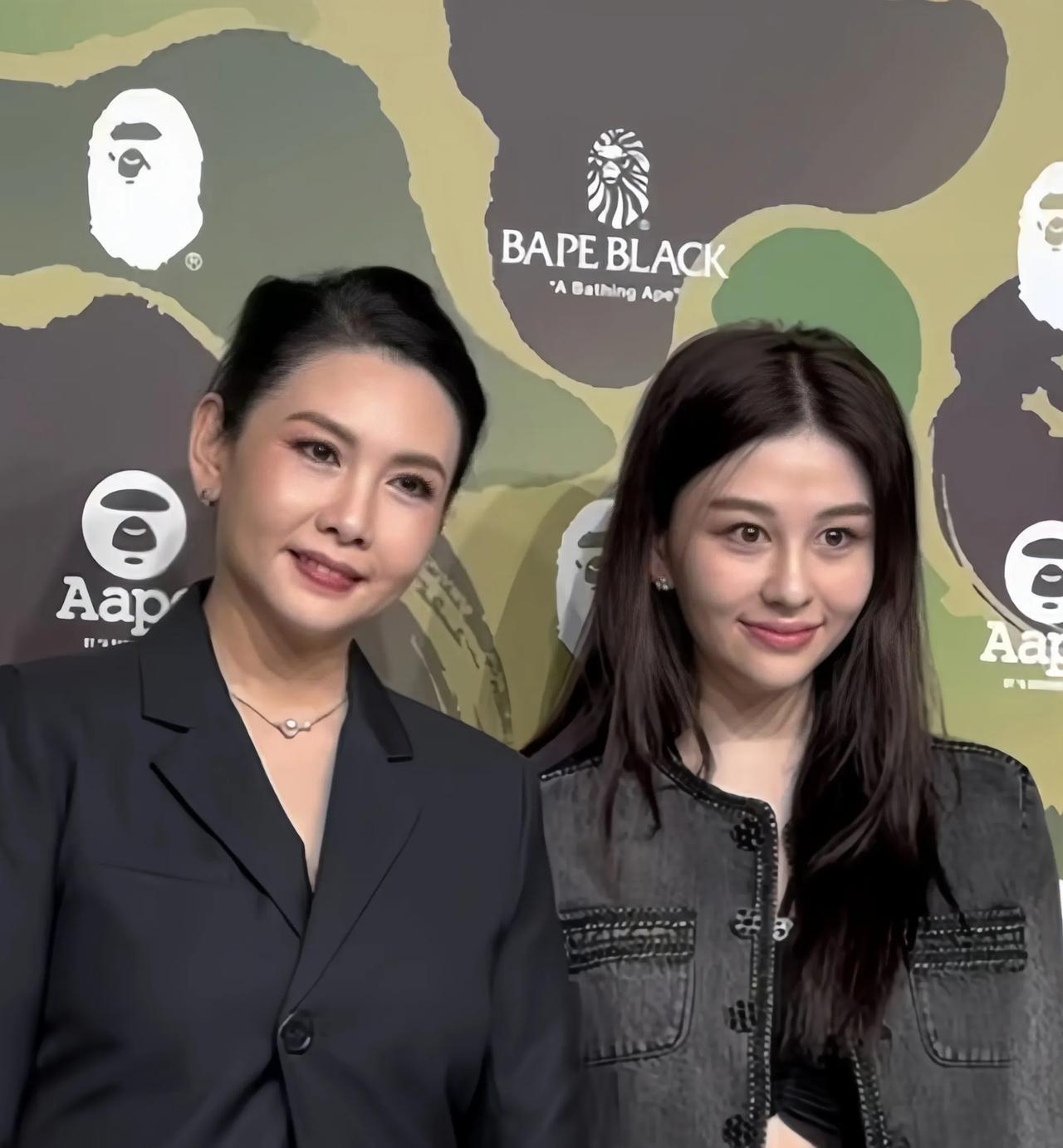 68年邱淑贞保养的相当好，为什么她01年的大女儿沈月看着竟然比妈妈邱淑贞还憔悴呢