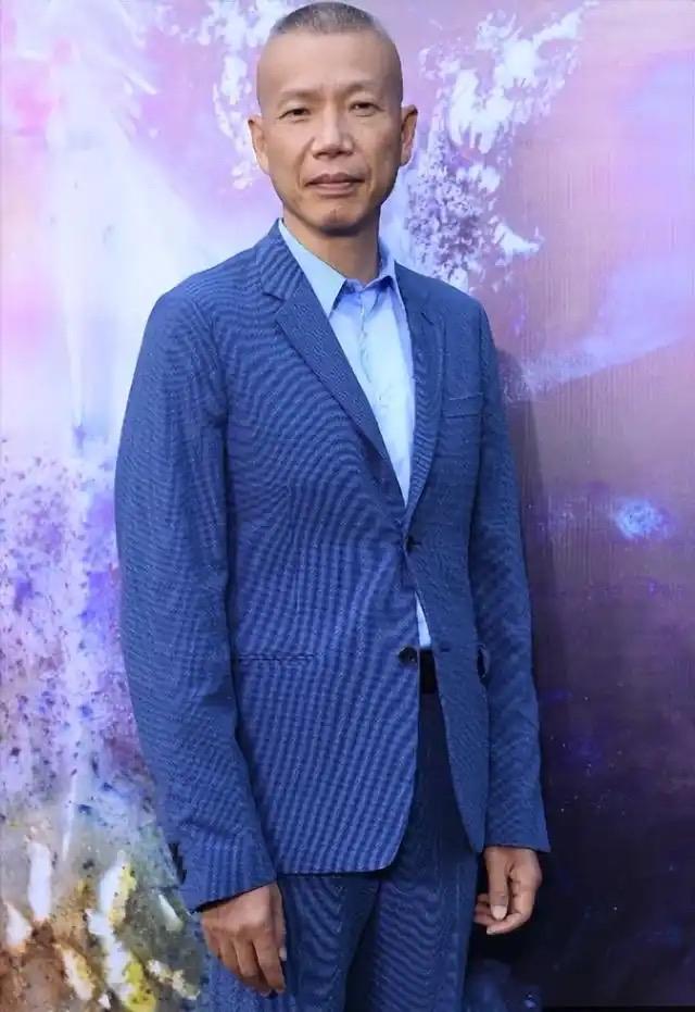 喜马拉雅山脉上空的烟火表演确实做到了“天边那一朵云”那种意境但这并不是国人想