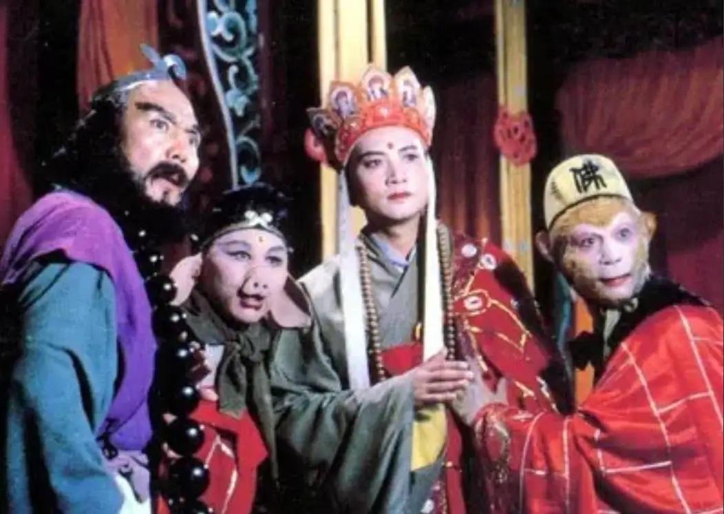 1986年，《西游记》火遍全国，杨洁却把庆功宴的请柬揉成纸团：“这成功，我宁愿不