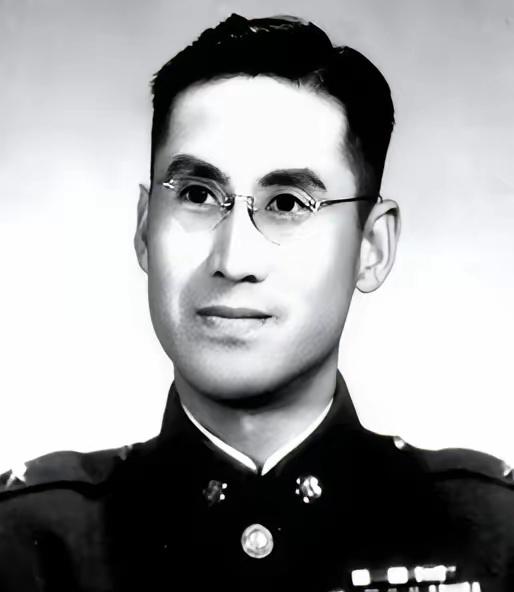 郭汝瑰，身为国民党中将，他的故事究竟离谱到了什么程度？保密局头子毛人凤，曾亲自带