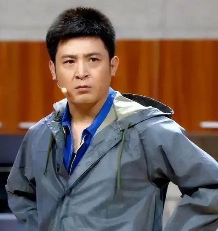 观众冲台质问孙涛“四十万够不够花”，他年初力挺闫学晶时，可曾想过今天？这