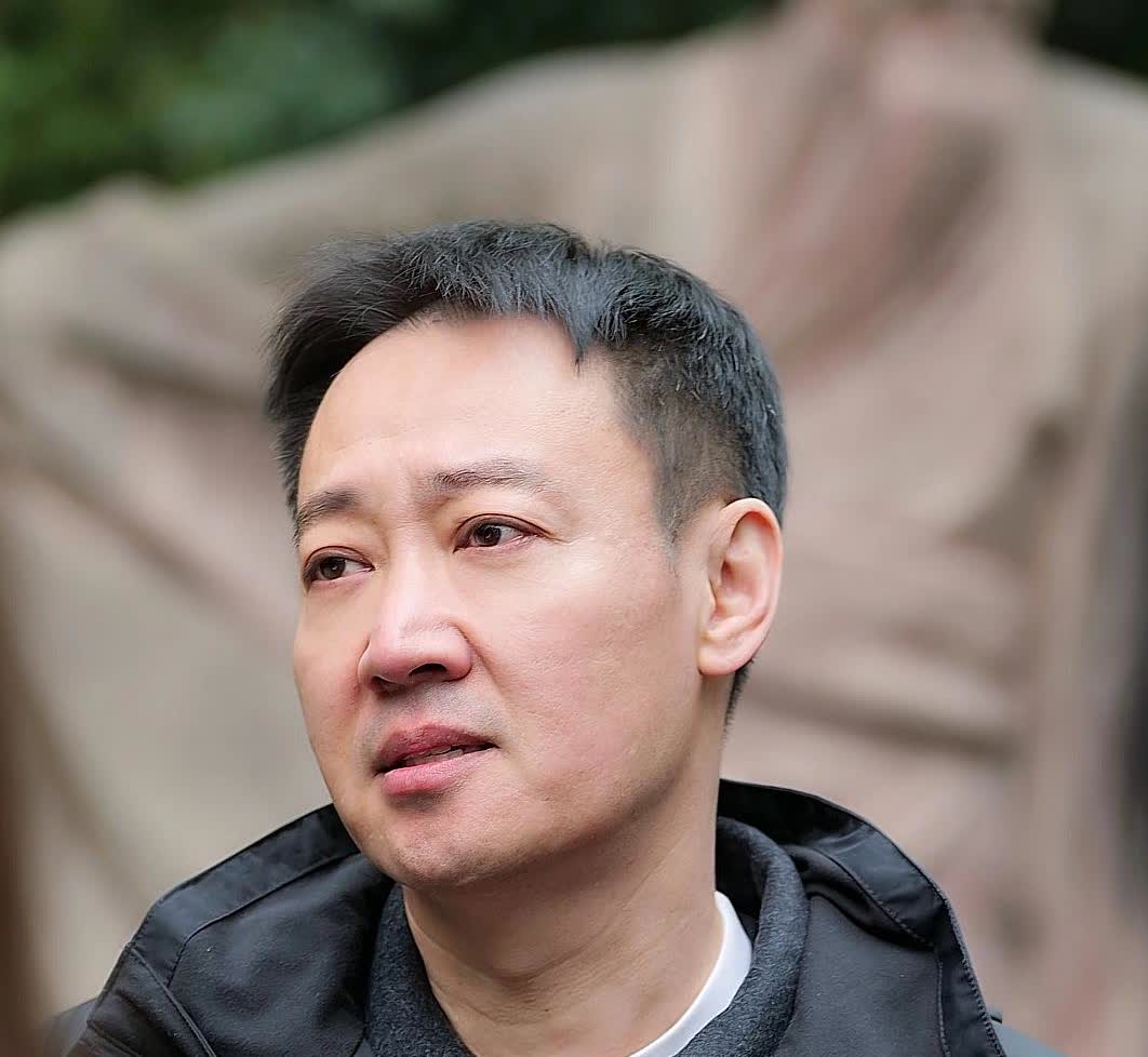 辛柏青的状况很糟糕，李乃文非常担心他的情况。李乃文说辛柏青现在连话都说不