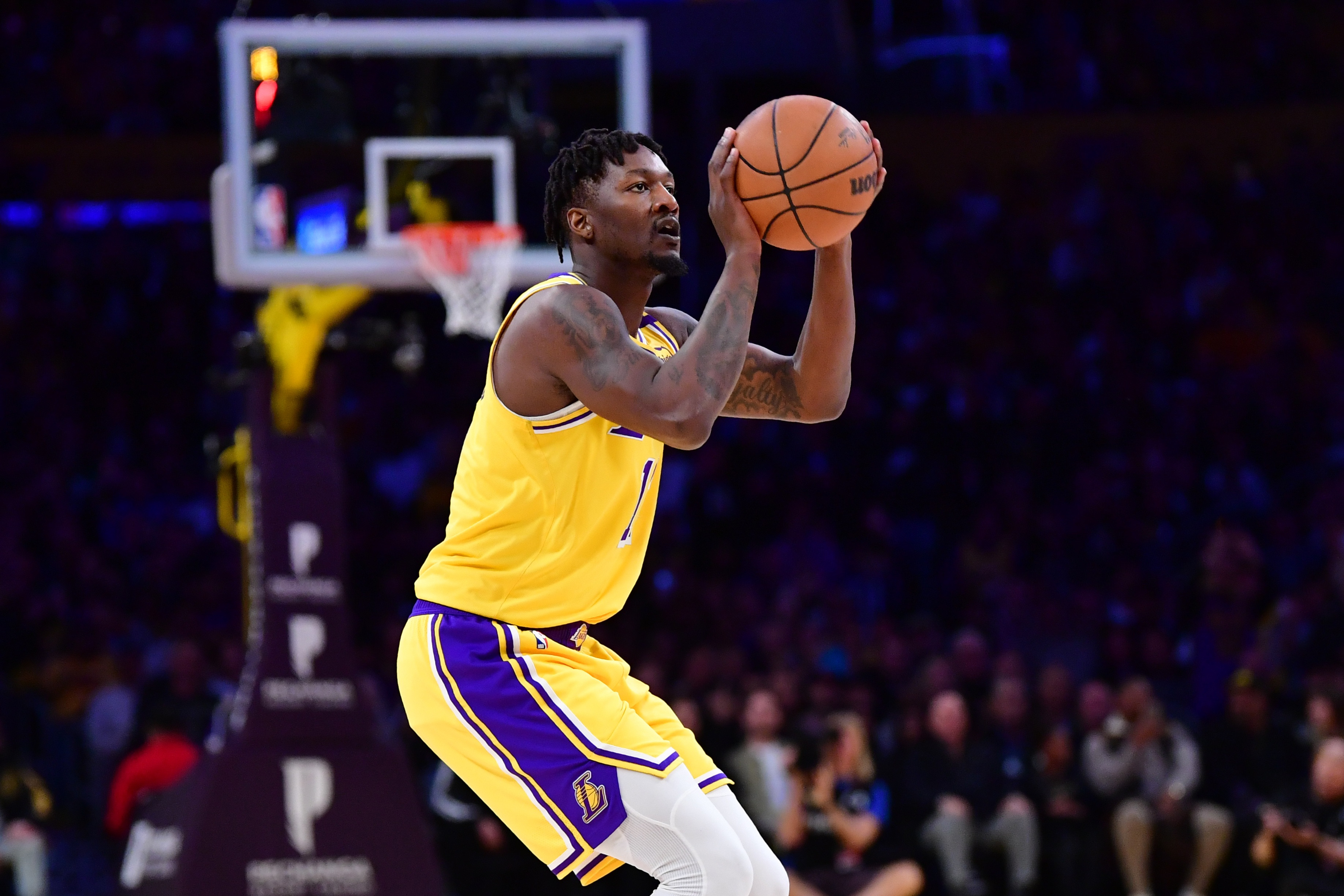 伤病一直在影响着本赛季的火箭队，现在常规赛火箭队只打了5场，但是受伤的球员并不少