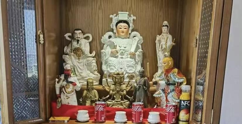 河南最近曝光的“天道鸿元”邪教案，头目尚某增自封“昆仑童子”“玉皇大帝”，靠短视