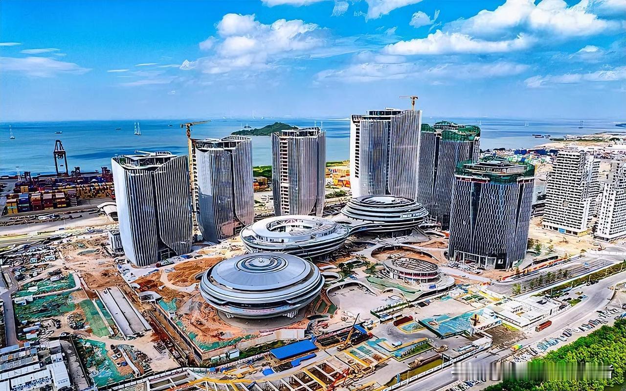 腾讯迎来第五次大规模搬迁，足足3万名员工，将从南山科技园整体迁往宝安大铲湾企鹅岛