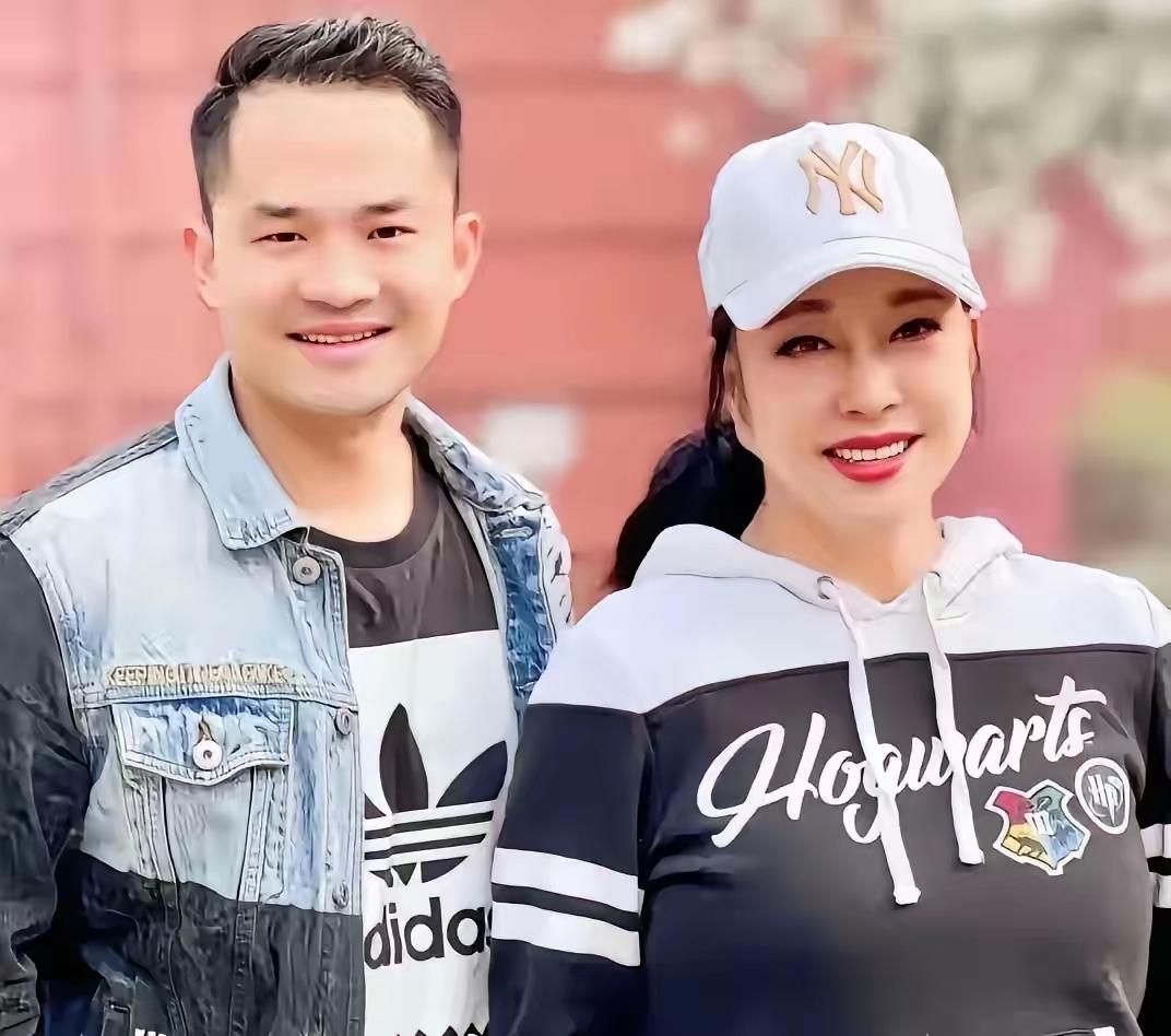 万万没想到74岁的刘晓庆，会被一个36的男人逼到法庭。36岁vs74岁。一