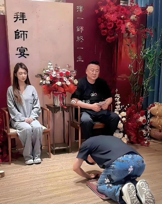师母有点太年轻了吧？
