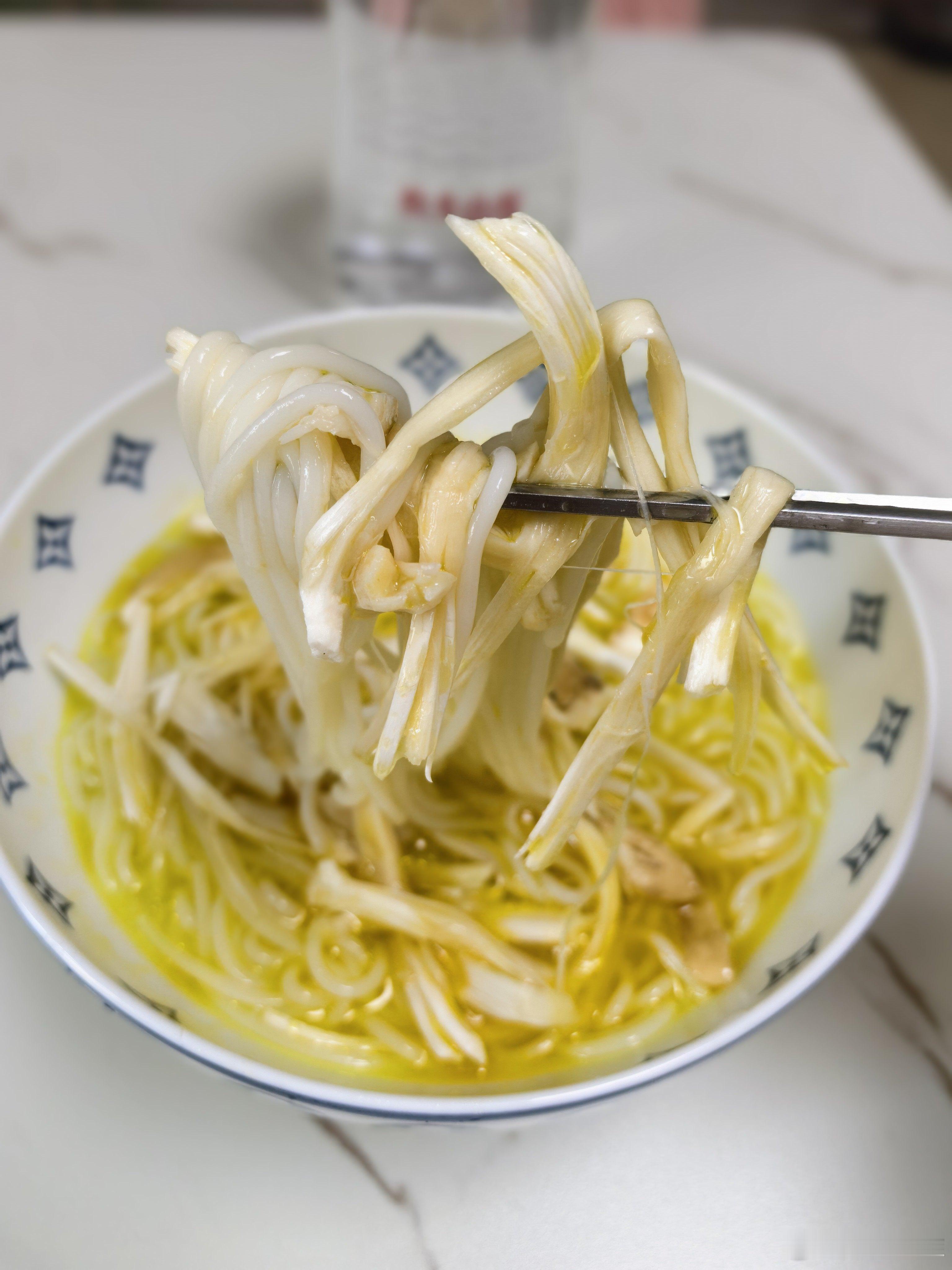 是日早餐……鸡枞鸡汤米线​​​