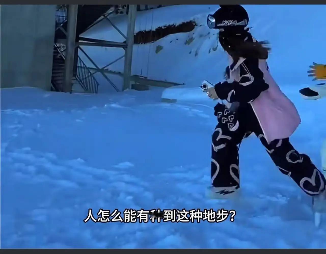 “吊牌羞耻”变“吊牌大战”？滑雪场惊现神秘剪刀手，专剪白嫖党吊牌！网友：这波正义