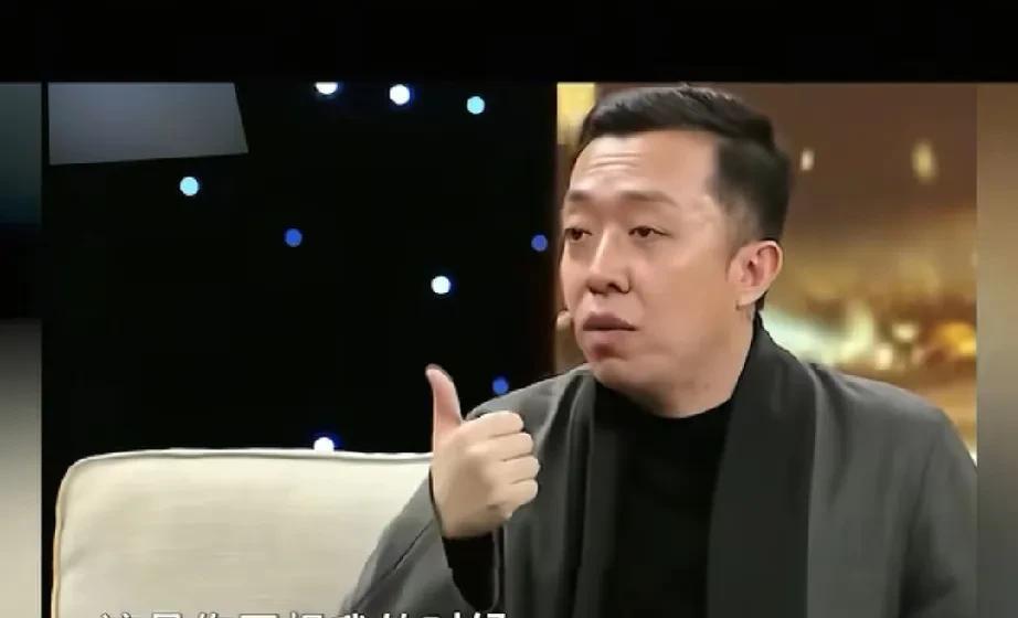 李菁特别怀念师父师胜杰，一次去吃饭，他想付账，结果师父不让。说你现在是用钱的时候
